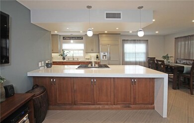 Eat-In Kitchen