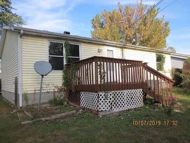 511 George St, Lawrenceburg, IN 47025 - photo 2