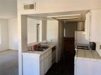 10637 Springwood Dr unit D, El Paso, TX 79935 - photo 7