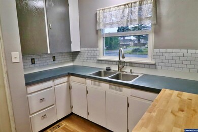 1335 Calapooia St SW, Albany, OR 97321 - photo 4