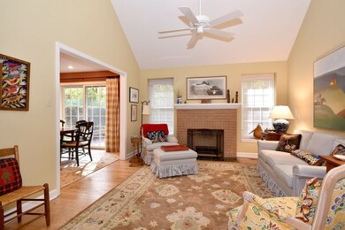 262 W Eggleston Ave unit D, Elmhurst, IL 60126 - photo 2