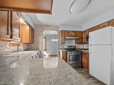 228 Creed St, Struthers, OH 44471 - photo 7