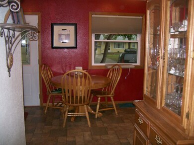 1123 S 16th St, Grand Forks, ND 58201 - photo 5