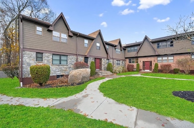 52 Milford Ln, Suffern, NY 10901 - photo 3