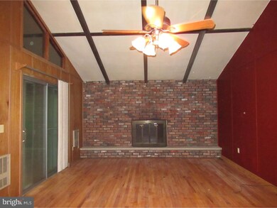 149 Hillside Dr, Hawley, PA 18428 - photo 2