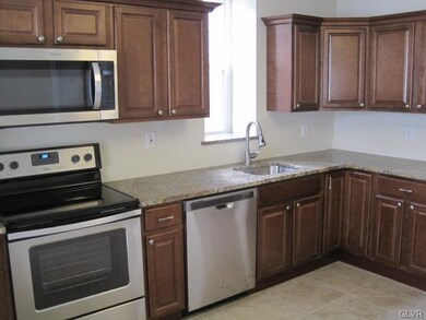 35 4th St, Slatington, PA 18080 - photo 2