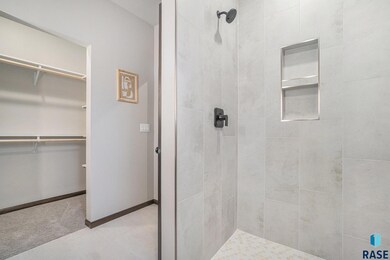 628 Harter Dr Dr, Madison, SD 57042 - photo 6