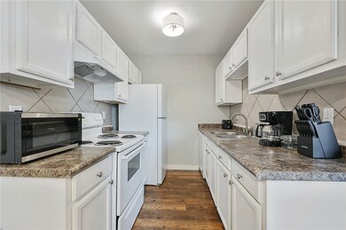 1537 Pine Ridge Dr unit C, College Station, TX 77840 - photo 2