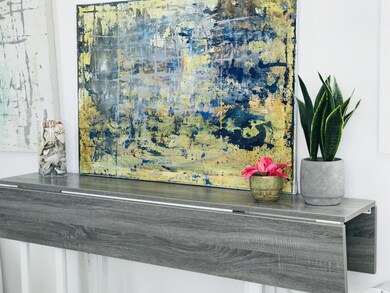 Expandable dining table table