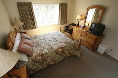 Guest bedroom