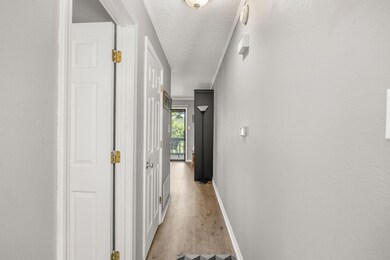 7-web-or-mls-19 Catalpa Ct #2C (7)
