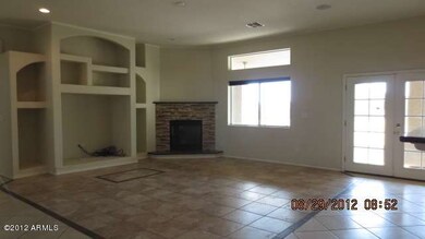 Greatroom / Stacked Stone Fireplace