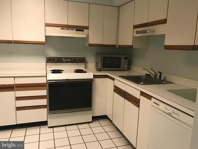 2903 Fallstaff Rd unit 301, Baltimore, MD 21209 - photo 6