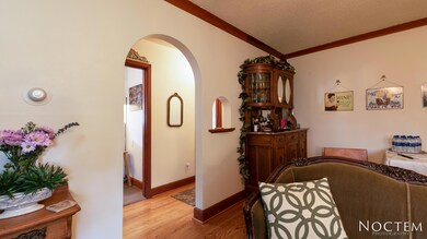 317 E Ave D 16X9-9