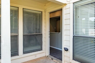 812 Treadwell Ct unit 810A, Hurst, TX 76053 - photo 4