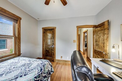 110 S Chandler Ave, Elmhurst, IL 60126 - photo 6