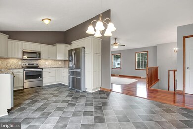 1744 Raven Dr, Chambersburg, PA 17202 - photo 7