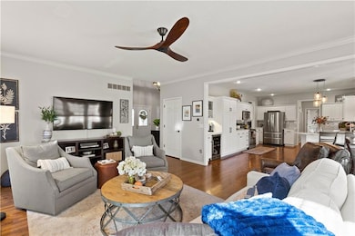 12721 Grandview St, Overland Park, KS 66213 - photo 4