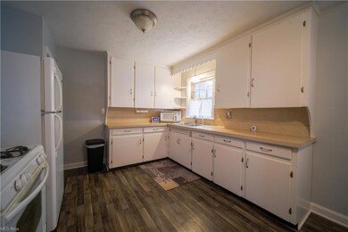 3032 9th St SW, Canton, OH 44710 - photo 6