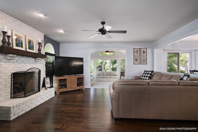 2242 Lotus Ct, Naperville, IL 60565 - photo 5