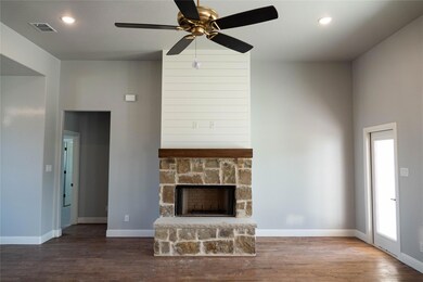 121 Revere Dr, Weatherford, TX 76088 - photo 3