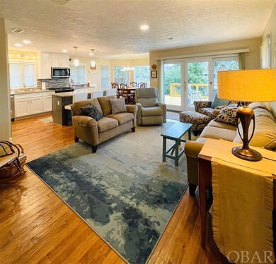 Great room w/ a water view!  Lovely, enjoy the tra