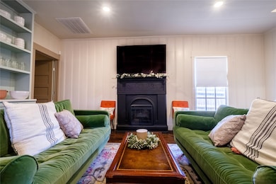 429 Daughtrey Ave, Waco, TX 76706 - photo 4