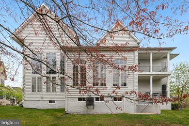 25709 Summerbank Ct, Chantilly, VA 20152 - photo 3