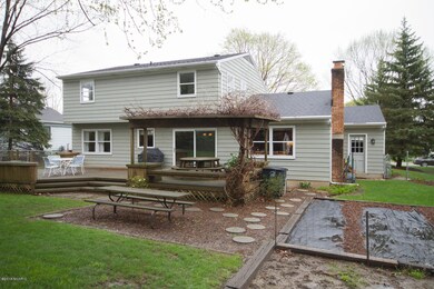 2213 Woodcliff Ave SE Grand-large-006-41