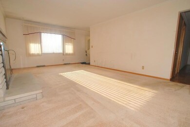 927 Norris Dr, Columbus, OH 43224 - photo 6