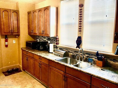 ELM KITCHEN 3