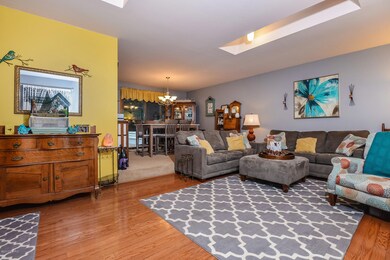 007-Living_Room-3564015-medium