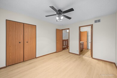 1811 Schmale Ct unit 2, Glendale Heights, IL 60139 - photo 4