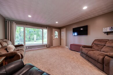 10236 N 10th St, Plainwell, MI 49080 - photo 4