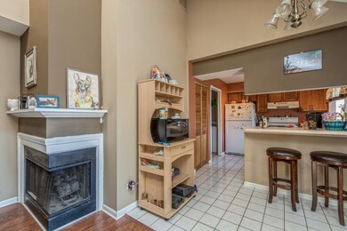 2204 Teton Pkwy, Algonquin, IL 60102 - photo 3