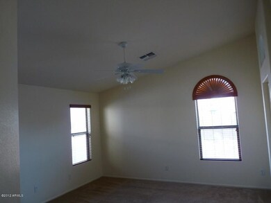 7-MasterBedroom