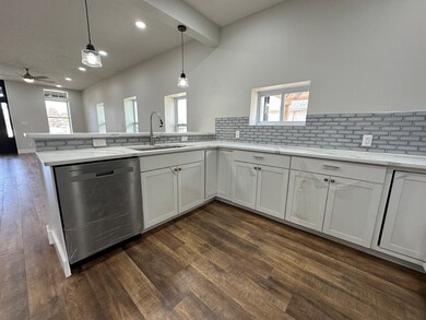 637 W Main St, Thorntown, IN 46071 - photo 6