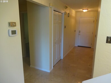 2235 Ridgeway Dr unit 8, Eugene, OR 97401 - photo 3