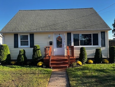 2135 S Manor Dr, Erie, PA 16505 - photo 2