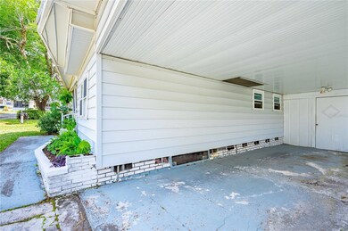 6207 Crestview Ln, Zephyrhills, FL 33542 - photo 4