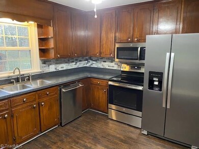 1103 Williams St, Ramseur, NC 27316 - photo 4