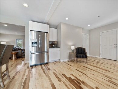 19 Commonwealth Ave, Barrington, RI 02806 - photo 4