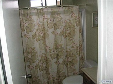 upstairs bath 2
