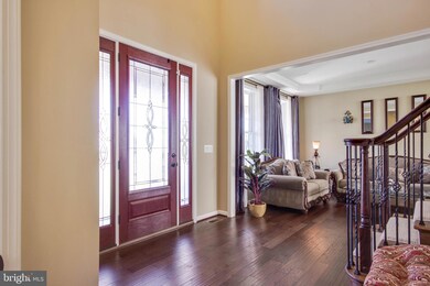 5935 Hunter Crest Rd, Woodbridge, VA 22193 - photo 4