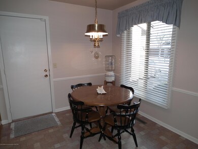Breakfast nook 2