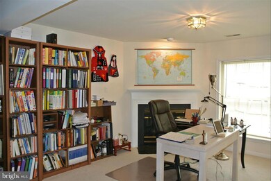 3118 Sutherland Hill Ct, Fairfax, VA 22031 - photo 3