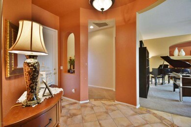2906 W SENTINEL ROCK RD