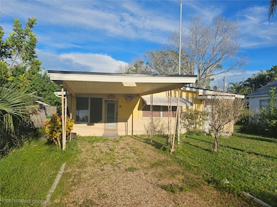 1211 Bay Palm Blvd, Indian Rocks Beach, FL 33785 - photo 2