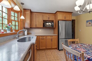 10 Gordon Ave, Pelham, NH 03076 - photo 5