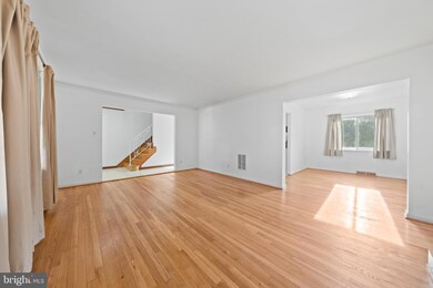 7205 Longbranch Dr, New Carrollton, MD 20784 - photo 7